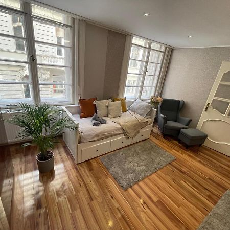 Vintage Home In The Heart Of The City Budapest Extérieur photo