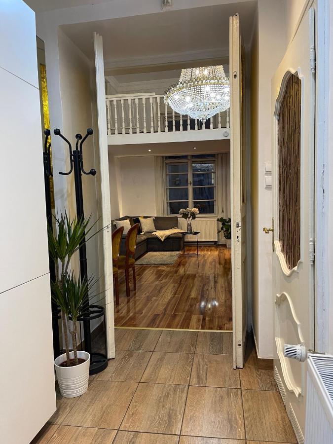 Vintage Home In The Heart Of The City Budapest Extérieur photo