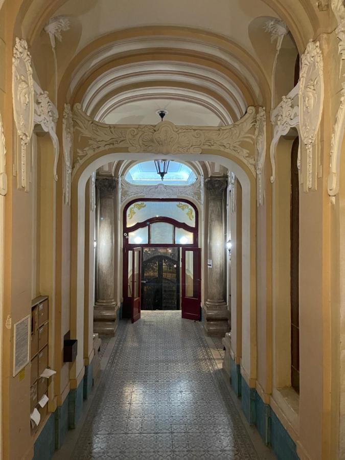 Vintage Home In The Heart Of The City Budapest Extérieur photo